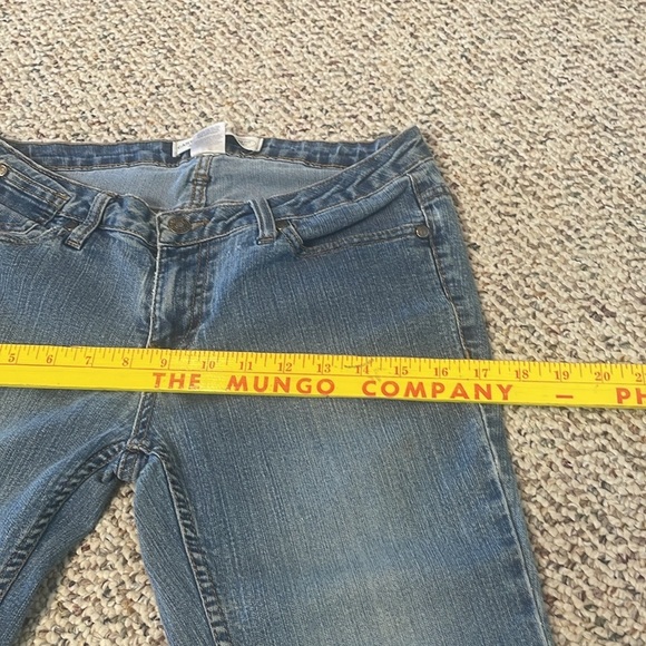 Canyon River Blues Denim Flare Jeans. Size 6 - Picture 8 of 11
